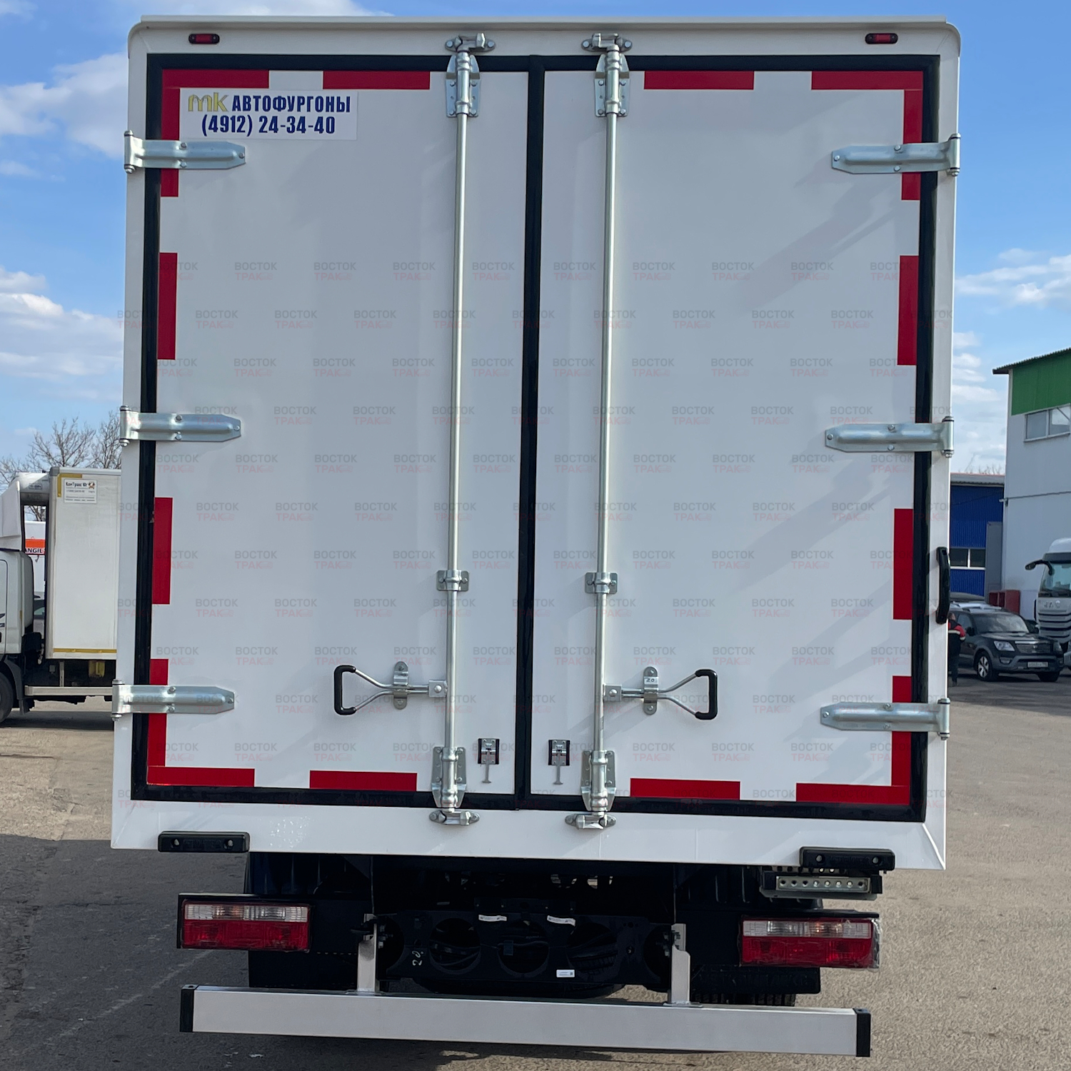 Изотермический фургон 27 м³ Меткомплекс на шасси JAC N90LS